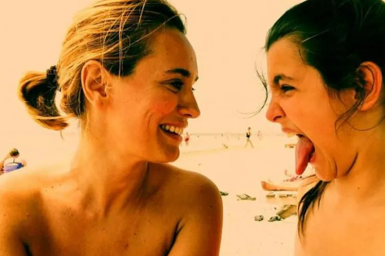 Andreea Esca a dat în mintea copiilor. Vezi cum s-a pozat știrista alături de fiica sa