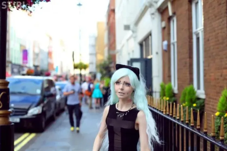 O nouă PĂPUŞA VIE face furori în Marea Britanie - FOTO