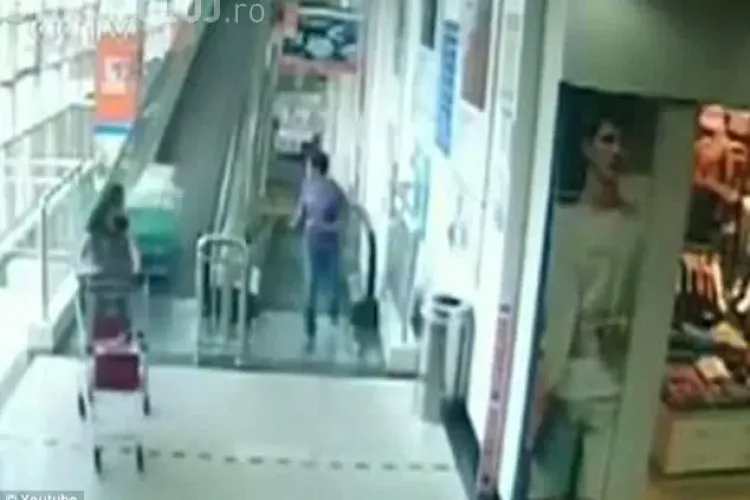 Femeie ucisă de un cărucior la SUPERMARKET - VIDEO ŞOCANT