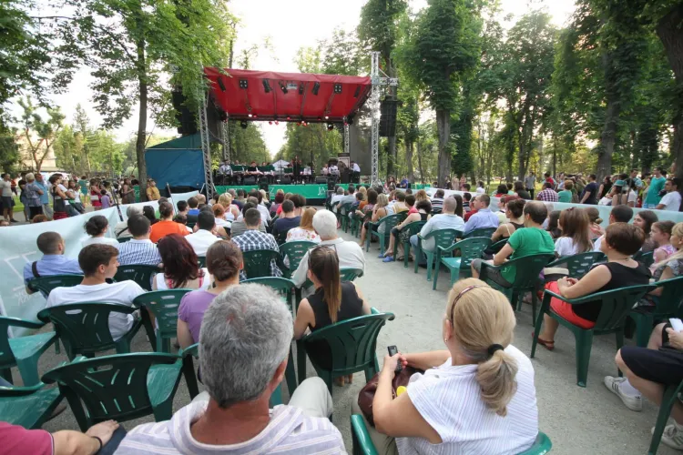 Mergeți la Jazz in the Park? Ce concerte vor fi sâmbătă și la cât începe Marea Hămăceală - FOTO