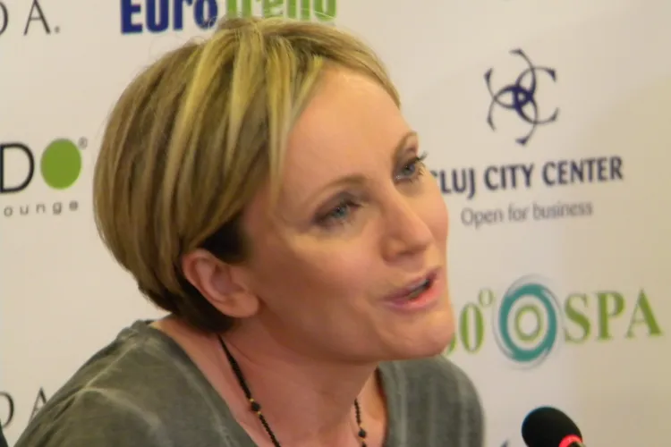 Patricia Kaas cu cățelul la concert la Cluj