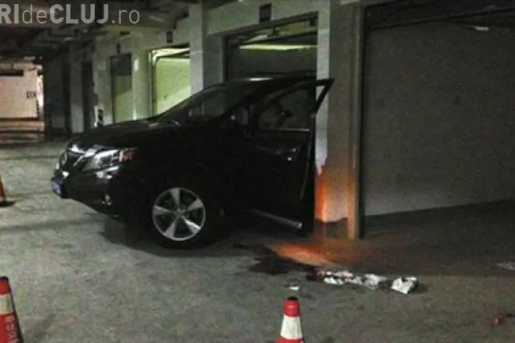 O șoferiță a murit și și-a ucis și soțul, când încerca să parcheze o mașină cu spatele