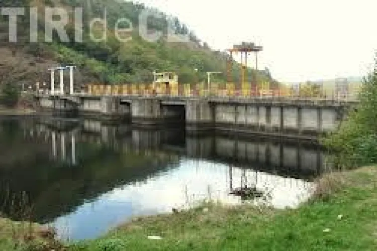 O femeie s-a înecat în lacul Gilău. Pompierii nu au reușit să o salveze