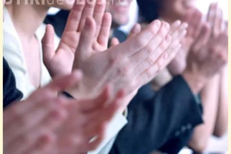 Aplauzele, mai contagioase și decât anumite boli. Vezi ce au descoperit cercetătorii