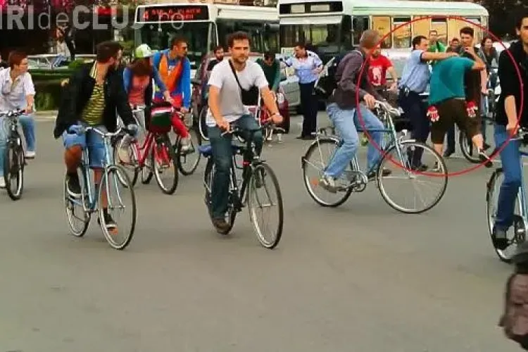Clujean agresat de un polițist la MARȘUL BICICLIȘTILOR - CRITICAL MASS - VIDEO