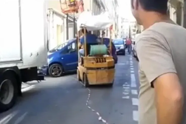 CLIPUL ZILEI: Ce pățești când enervezi un om cu motostivuitor VIDEO