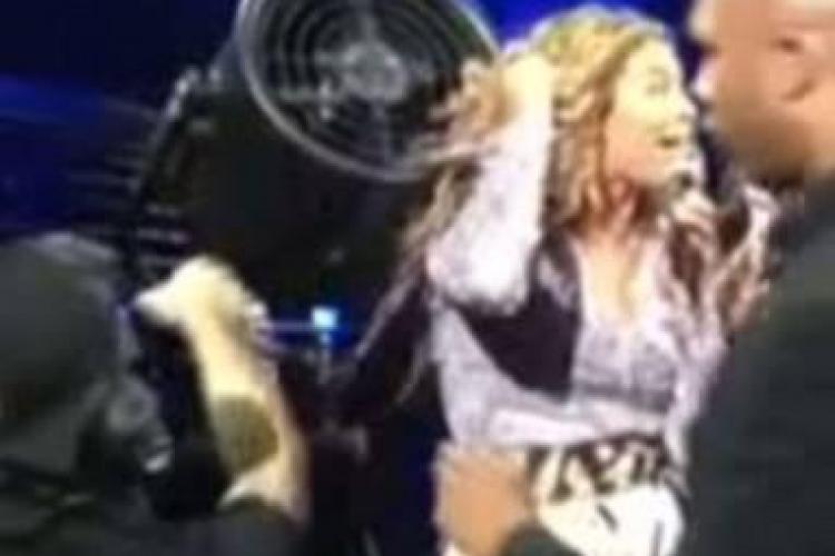 CLIPUL ZILEI: Beyonce și-a prins părul în ventilator la concert dar a continuat să cânte VIDEO