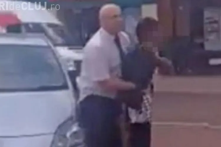 Cum și-a TRATAT un taximetrist clienta care nu voia să achite cursa. Trecătorii au avut o reacție CIUDATĂ - VIDEO