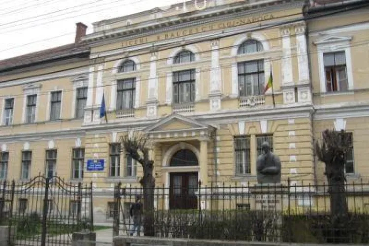 Clujul are un alt elev cu Sindrom Down care a luat BAC -ul. A luat ZECE la Istorie. UPDATE: Mama: ”Cezar nu are Sindrom Down”