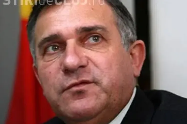 Funar ALES președinte al PRM. Pe Corneliu Vadim Tudor l-au exclus din partid