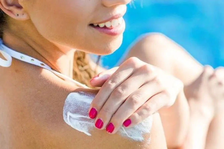 Te-ai ars la plajă? Cât de util e iaurtul să te calmezi