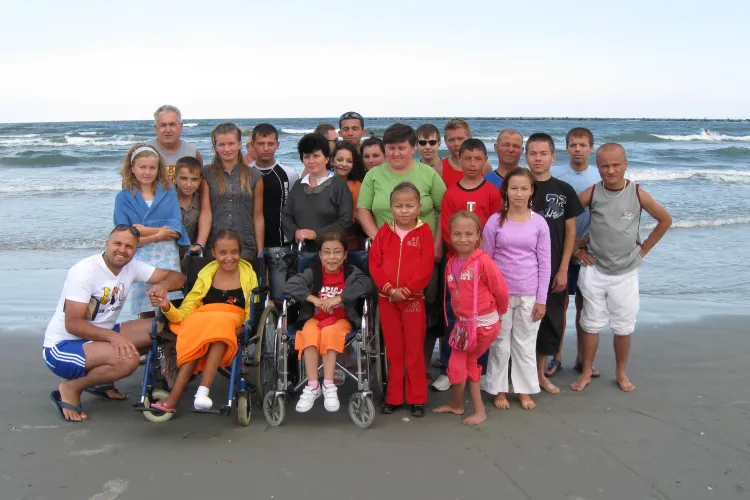 Asociația condusă de un clujean a dus la MARE 36 de tineri cu suferinţă renală cronică!  - FOTO