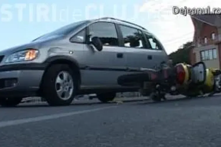 Accident la Dej: Un motociclist băut și fără permis a intrat într-o mașină VIDEO