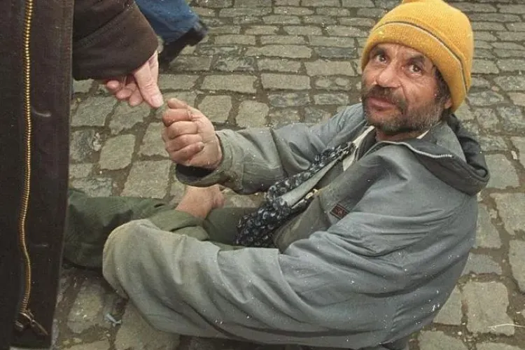 Clujenii se plâng de situația cerșetorilor din oraș. Vezi ce răspunde Primăria