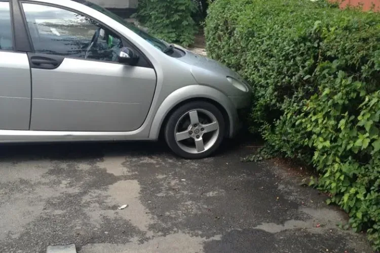 Parcare de Gheorgheni, cu blocarea completă a aleii - FOTO