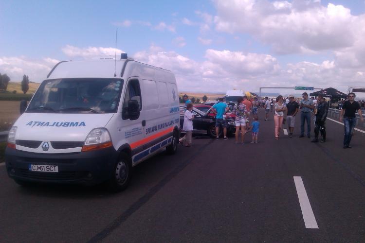 Motociclist rănit la cursele de mașini de pe Autostrada Transilvania - FOTO