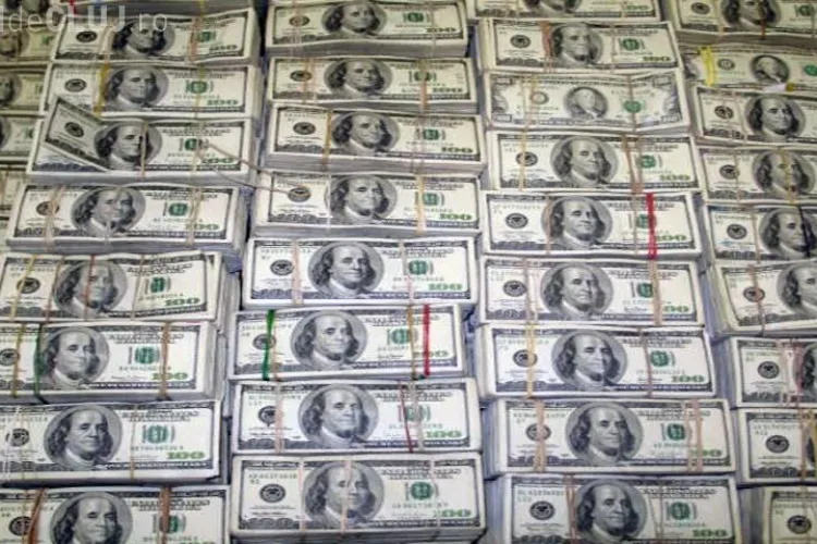 O eroare bancară l-a transformat pe un bărbat în cel mai bogat om din lume