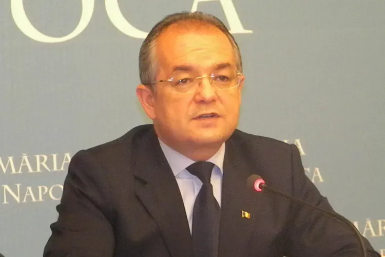 Emil Boc cere Guvernului să finanțeze tronsonul Gilău - Mihăieşti din Autostrada Transilvania la rectificarea bugetară