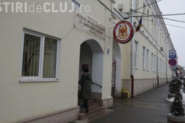 Șeful Spitalului Militar Cluj acuzat că și-a bătut un coleg până când i-a rupt mandibula. Acum a fost pensionat forțat