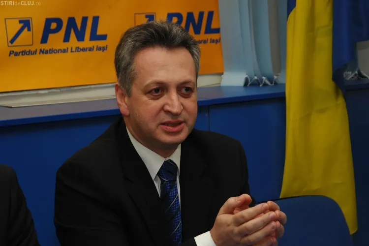 Ministrul Transporturilor, Relu Fenechiu, condamnat la 5 ani cu executare 