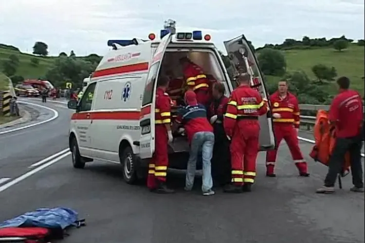 Accident la Izvorul Crișului. Patru persoane sunt rănite după ce un Logan a scăpat de sub control