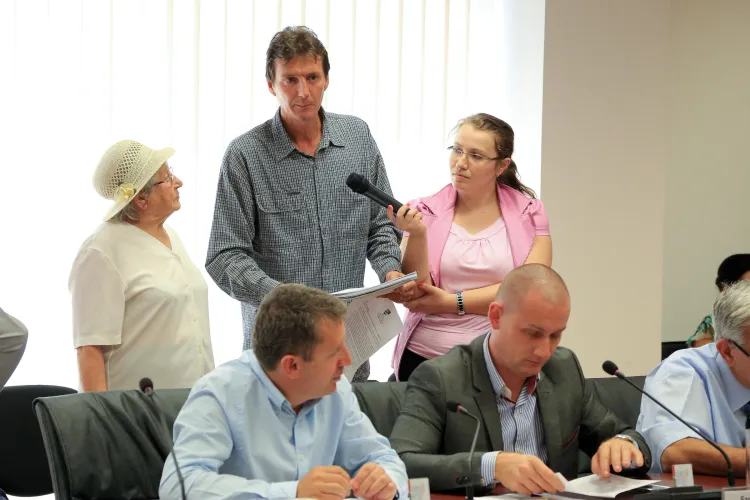 Liderul expropriaților de la Aeroportul Cluj, acuzat de rude că le-a ”FURAT” pământul pentru care acum LUPTĂ - UPDATE