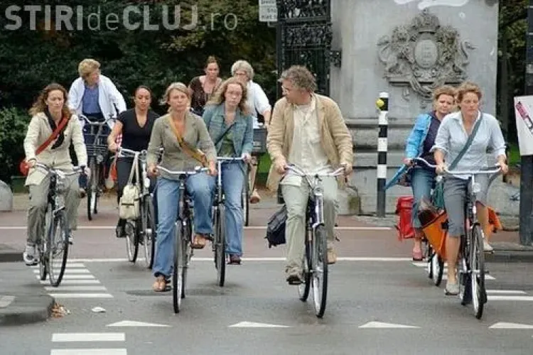 Noul cod rutier a intrat în vigoare. Vezi cum îi afectează pe bicicliști