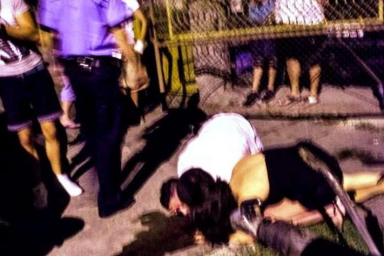Un polițist a bătut trei tineri la Club Armaghedon Câmpia Turzii. Victimele au rămas înșirate în genunchi - FOTO ȘOC