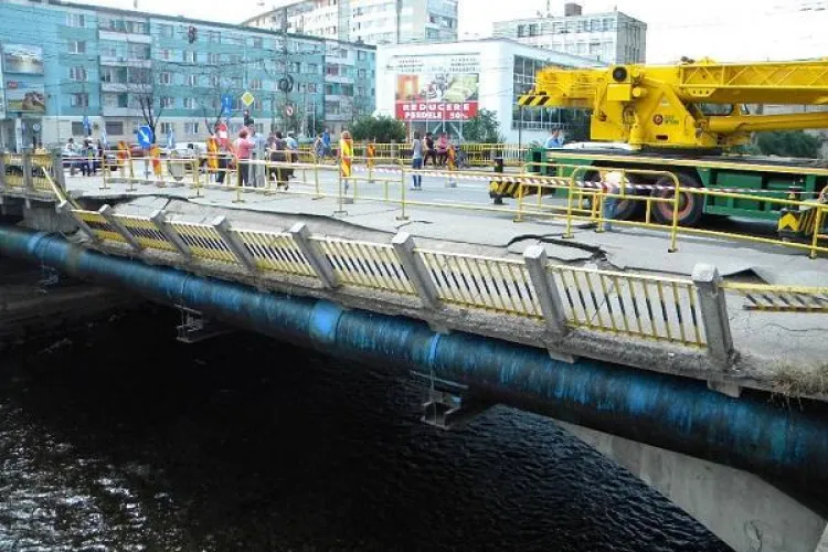 PSD Cluj dă vina pe Boc pentru surparea podului Traian