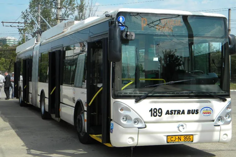 Clujul are 4 troleibuze noi. HOȚII de BUZUNARE vor avea viață grea! Cât au costat și cum arată - VIDEO