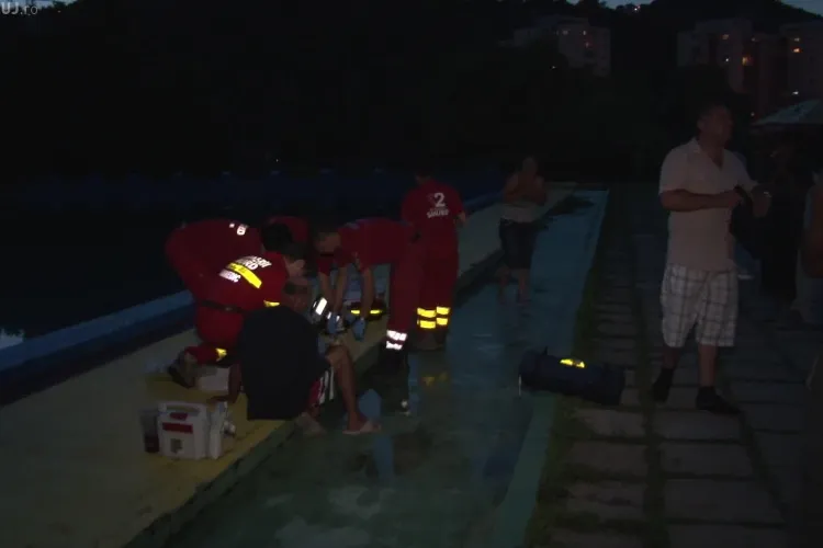 Tânăr înecat la strandul Sun. Nu se știe cum a intrat, fiind găsit în bazin după ora închiderii - VIDEO