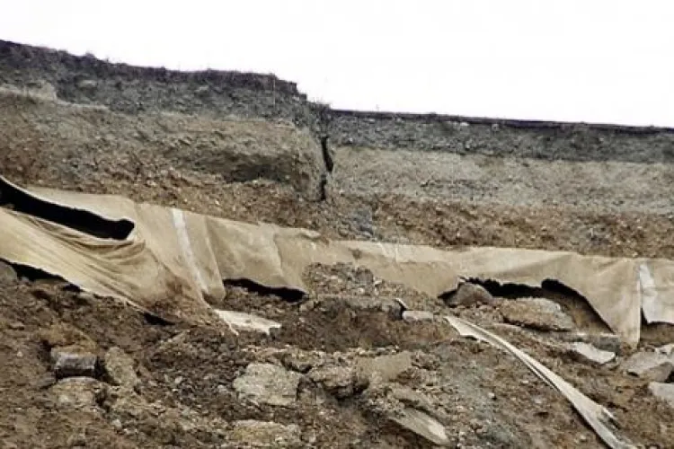 Stradă evacuată în Turda din cauza alunecărilor de teren