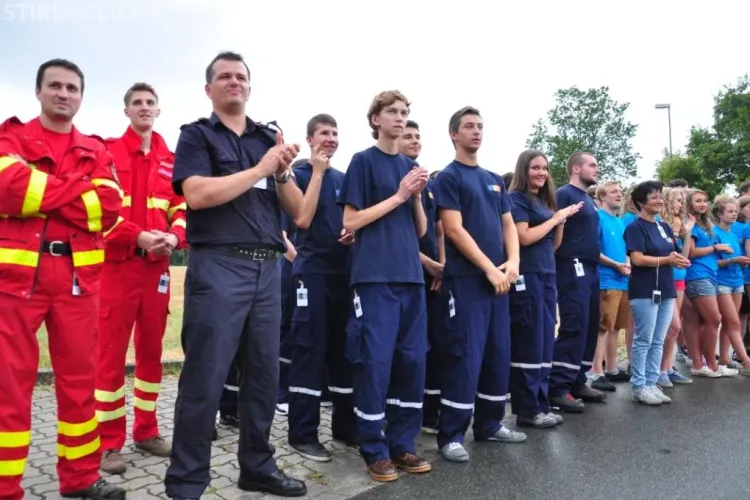 Elevii voluntari din Cluj se antrenează autospeciale de 280.000 de euro FOTO