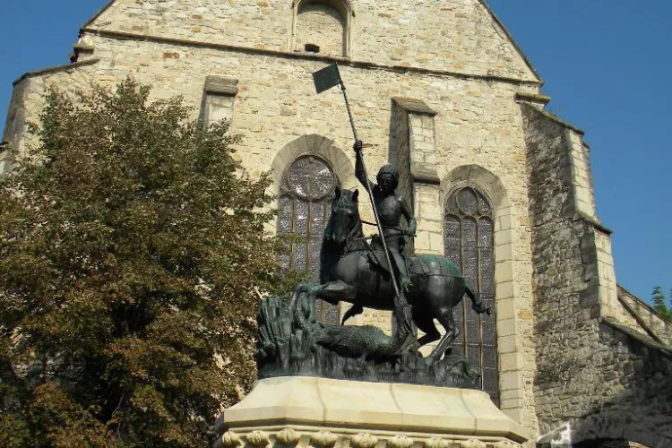 Statuia Sf. Gheorghe a fost restaurată - Galerie FOTO