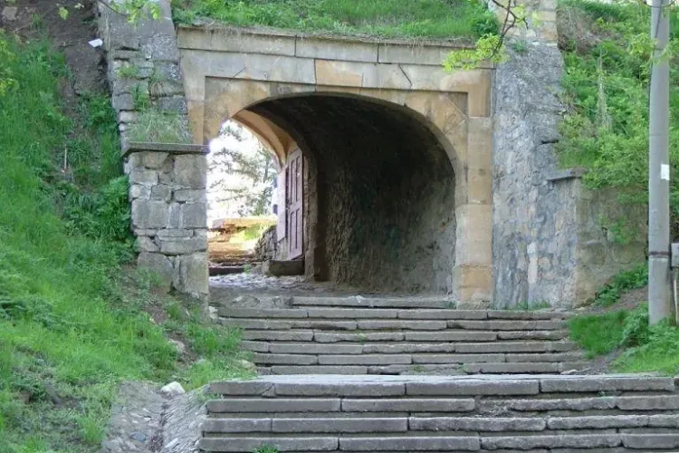 Se modernizează aleile de pe Dealul Cetățuie, unul dintre simbolurile Clujului