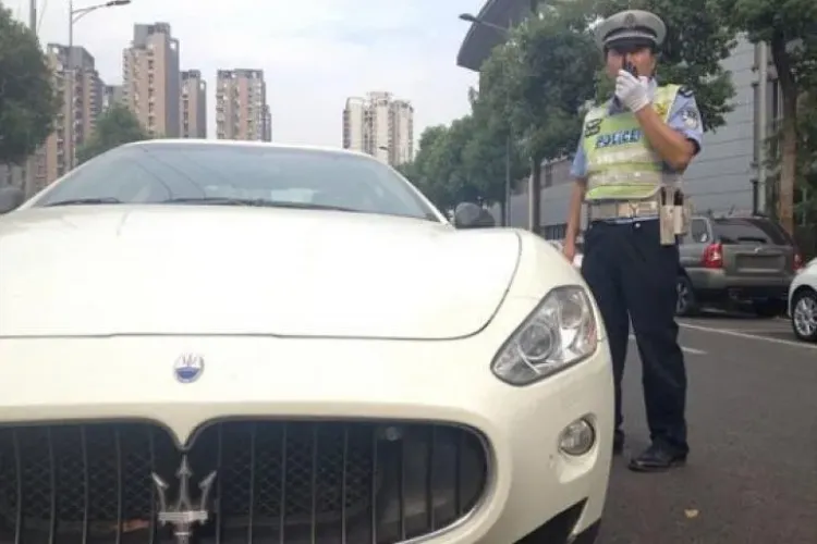 Aroganță fără limite din partea fiicei unor miliardari. Nu o sa crezi unde și-a parcat mașina FOTO