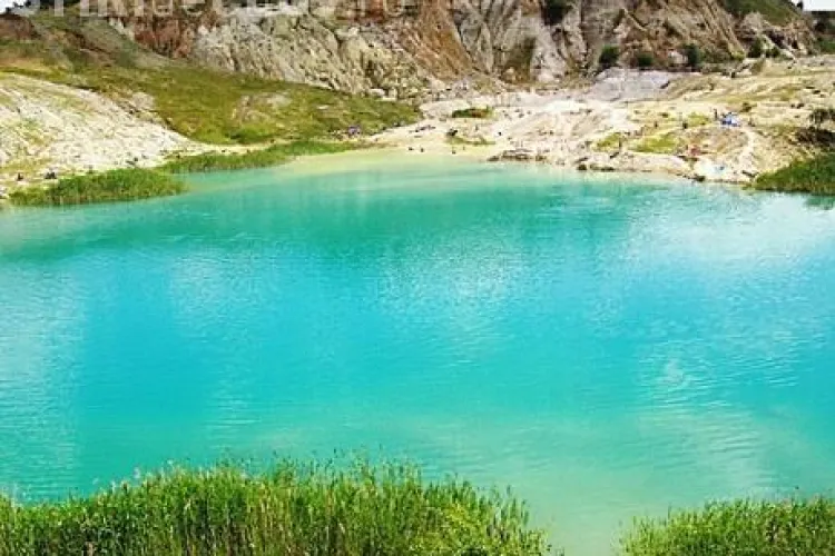 Laguna Albastră, o minune a României care nu este pusă în valoare