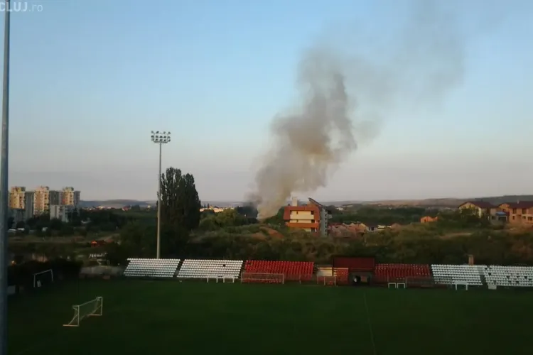 Incendiu Între Lacuri, lângă Iulius Mall Cluj - FOTO