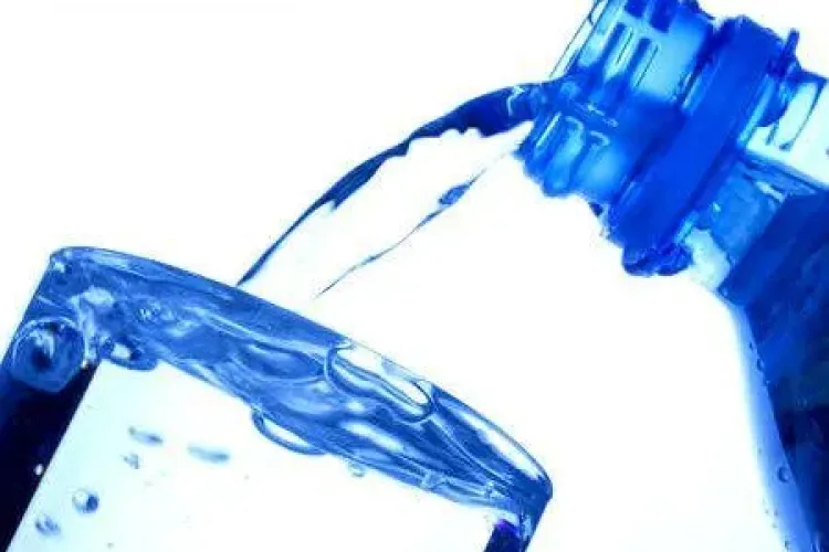 Apă minerală ținută la Cluj la 35 de grade Celsius în magazine