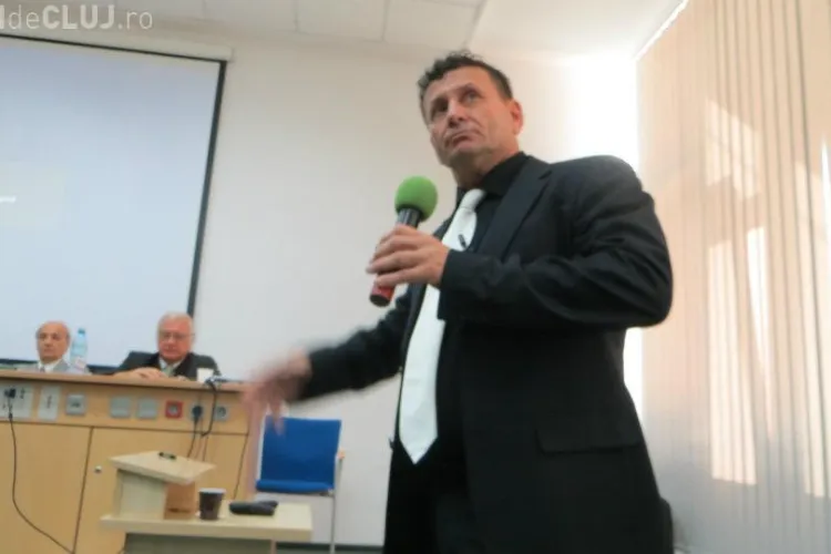 Un academician, cu doctorat şi 2 masterate, este student la Facultatea de Fizică din Cluj - FOTO