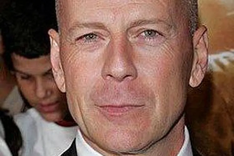 Bruce Willis laudă femeile: Sunt mai inteligente decât bărbații și ar trebui să conducă lumea