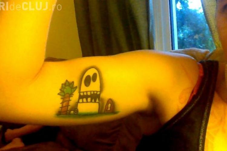 VIRALUL ZILEI: Ce a aflat o femeie după ce și-a tatuat desenul fiului pe braț