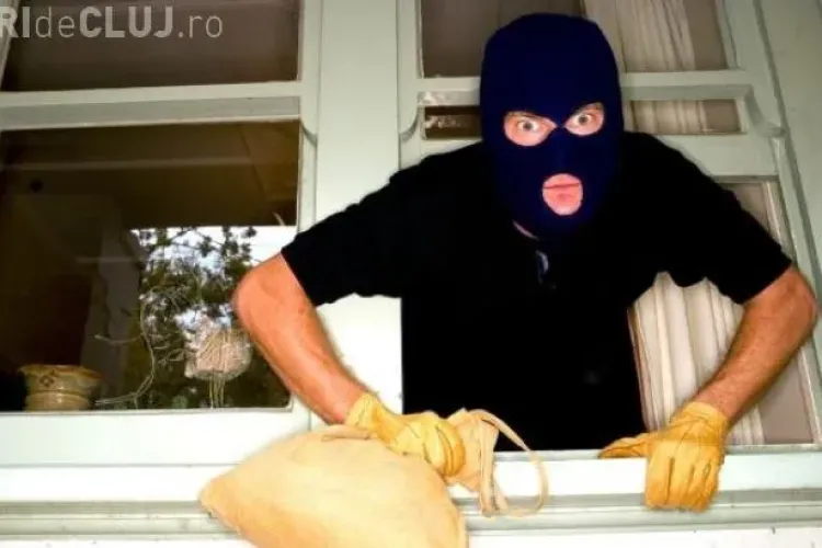 Un clujean s-a trezit noaptea cu hoțul în baie! L-a fugărit pe stradă cu fiul său