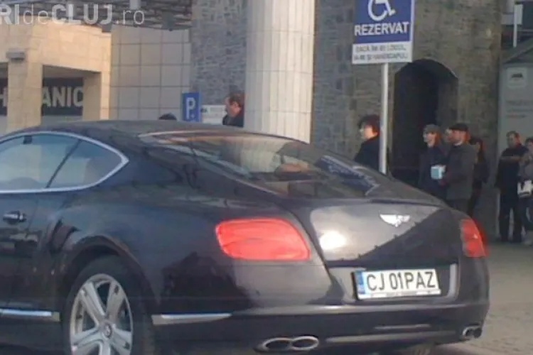 Paszkany a parcat la Polus Center, pe locul cu handicap și i-a AMENINȚAT pe paznici