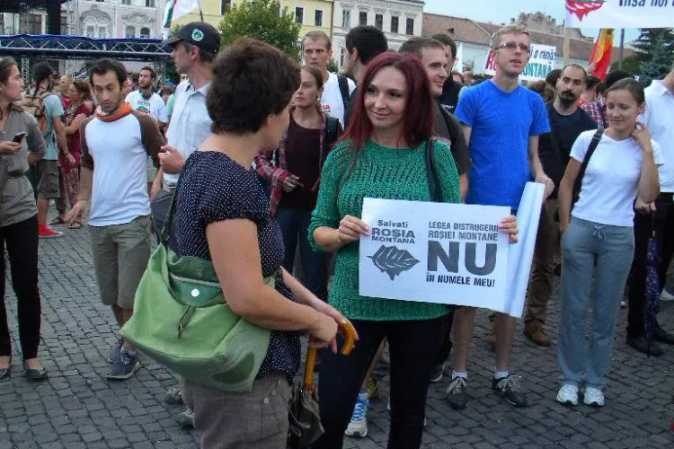 Ce spune Emil Boc despre faptul că soția sa protestează în stradă împotriva proiectului de la Roșia Montană