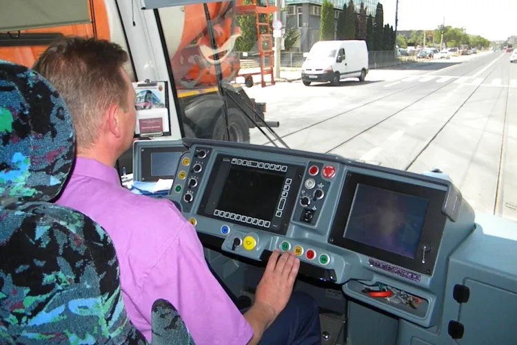 Ce firme se luptă pentru contractul de 20 de milioane de EURO de asfaltare a străzilor din Cluj-Napoca - EXCLUSIV