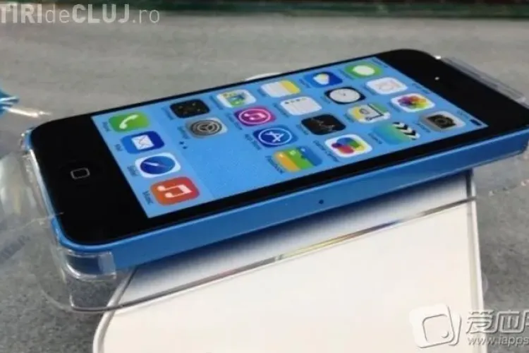 Primele poze cu iPhone-ul low-cost în cutia oficială FOTO