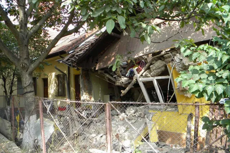 Imagini cu casa care a explodat în Mănăștur! Oamenii au reclamat scurgeri de gaz. E.ON Gaz a răspuns: Vi se pare! - FOTO