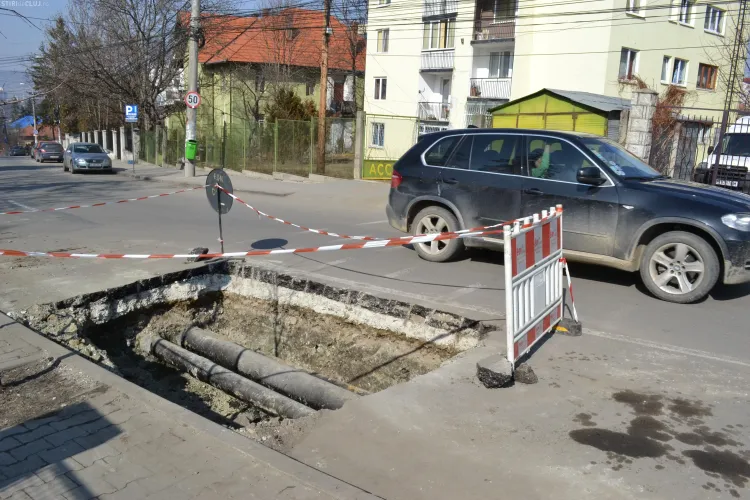 E-On Gaz amendată la Cluj cu 84.000 lei pentru BĂTAIA de JOC din oraș. Pe Câmpului ar fi trebuit să predea lucrarea în IULIE