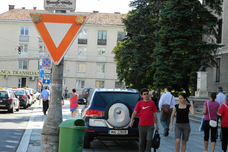 ”Hingherii de mașini” de ce nu ridică și mașina Prefecturii Cluj - FOTO   